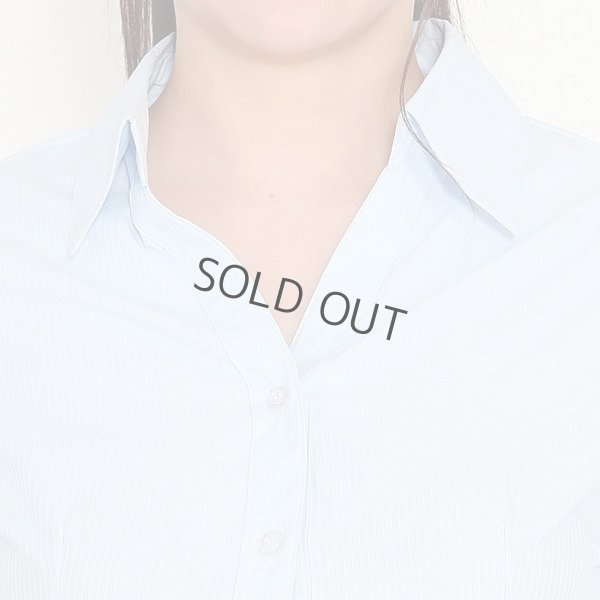 画像5: 長袖ブラウス ライトブルー 1番上のボタンがない スキッパーデザイン フロッキー生地 洗濯機で洗える