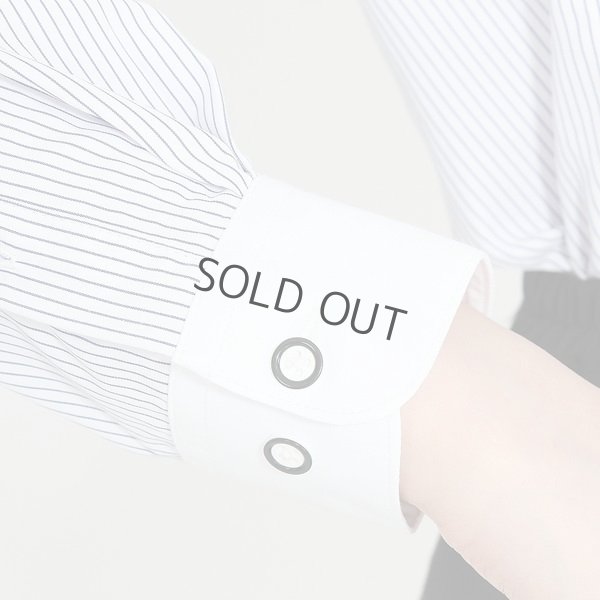 画像6: 長袖ブラウス 細紺ストライプ 1番上のボタンがない スキッパーデザイン 洗濯機で洗える