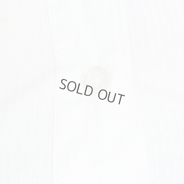 画像6: 長袖ブラウス ホワイト 1番上のボタンがない スキッパーデザイン フロッキー生地 洗濯機で洗える