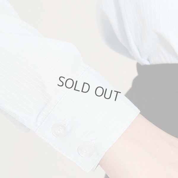 画像6: 長袖ブラウス ライトブルー 1番上のボタンがない スキッパーデザイン フロッキー生地 洗濯機で洗える