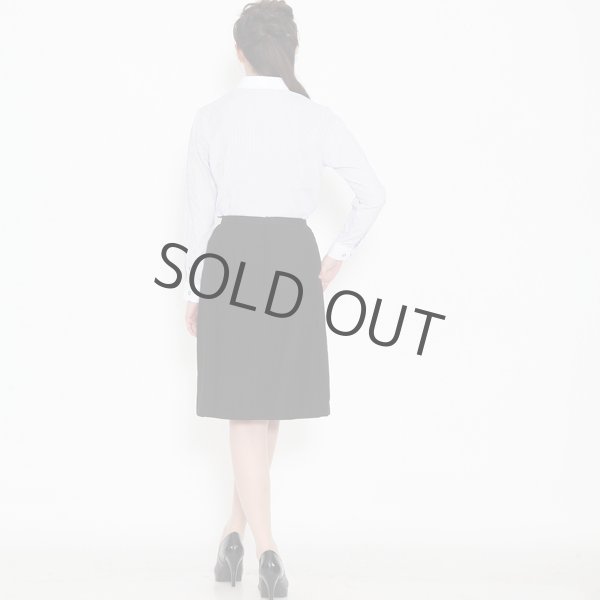 画像3: 長袖ブラウス 細紺ストライプ 1番上のボタンがない スキッパーデザイン 洗濯機で洗える (3)