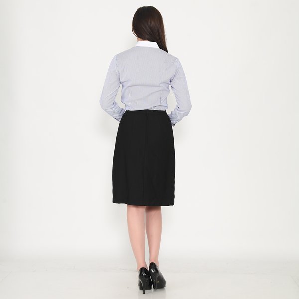 画像3: 長袖ブラウス 紺ストライプ 1番上のボタンがない スキッパーデザイン 洗濯機で洗える (3)