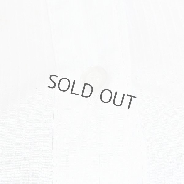 画像6: 長袖ブラウス ホワイト 1番上のボタンがない スキッパーデザイン フロッキー生地 洗濯機で洗える (6)