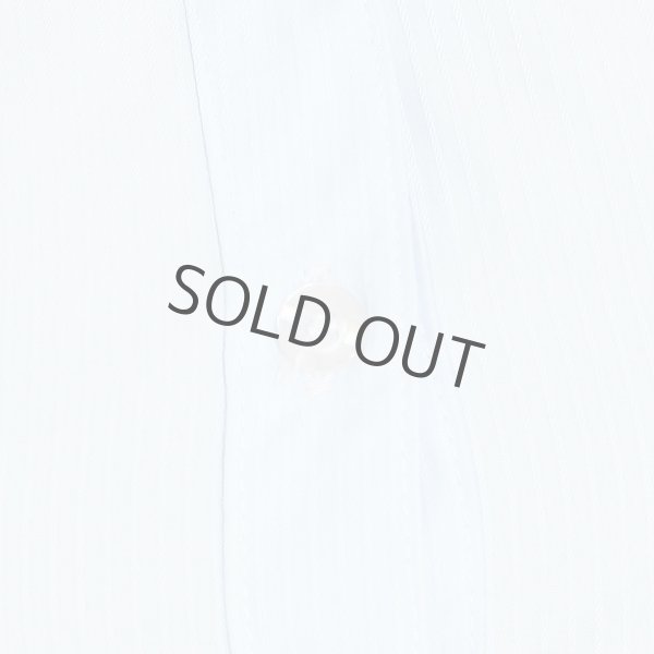 画像7: 長袖ブラウス ライトブルー 1番上のボタンがない スキッパーデザイン フロッキー生地 洗濯機で洗える (7)