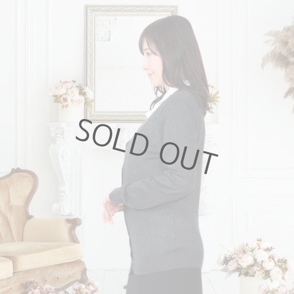 画像2: カーディガン 長袖 ミディアム丈 ニット チャコール 洗濯機で洗える 事務服 ベストスーツ と相性抜群 オフィス 冷え対策 冷房対策 (2)