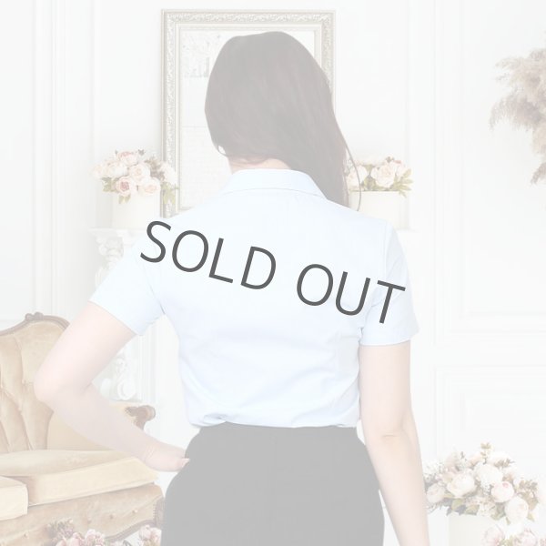 画像3: 半袖ブラウス 水色 1番上のボタンがない スキッパーデザイン 洗濯機で洗える (3)